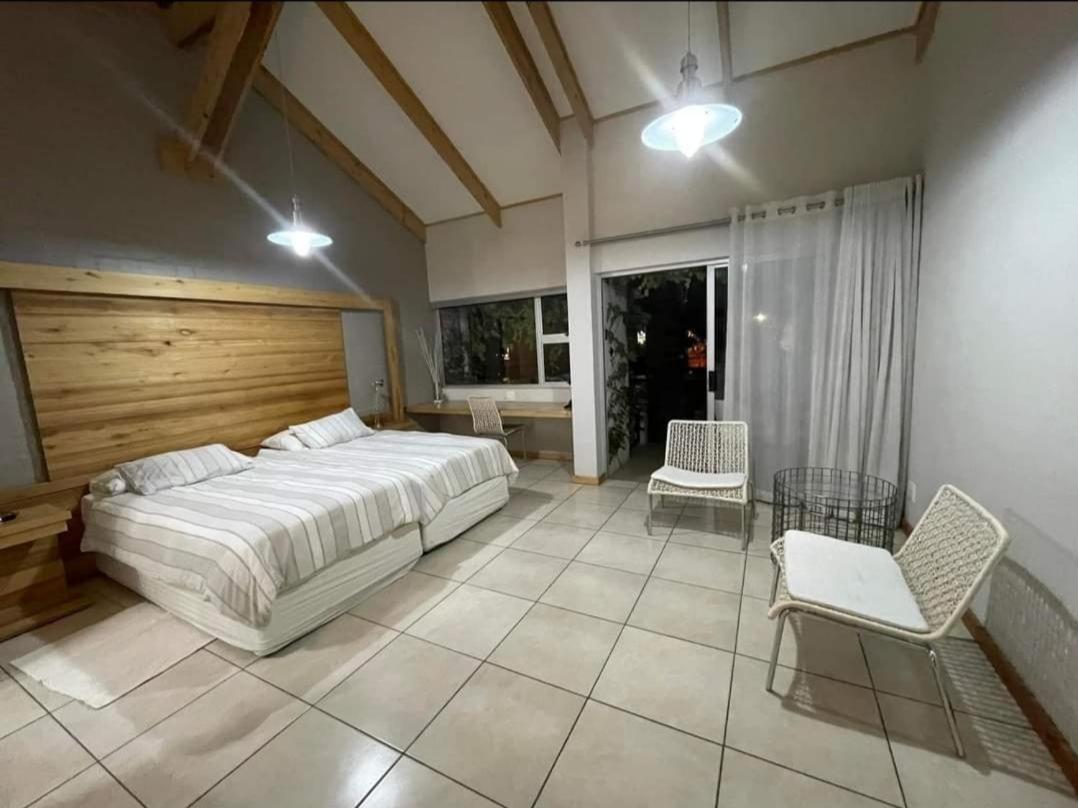 Villa Vista Guesthouse, Windhoek, Namibia Ruang foto